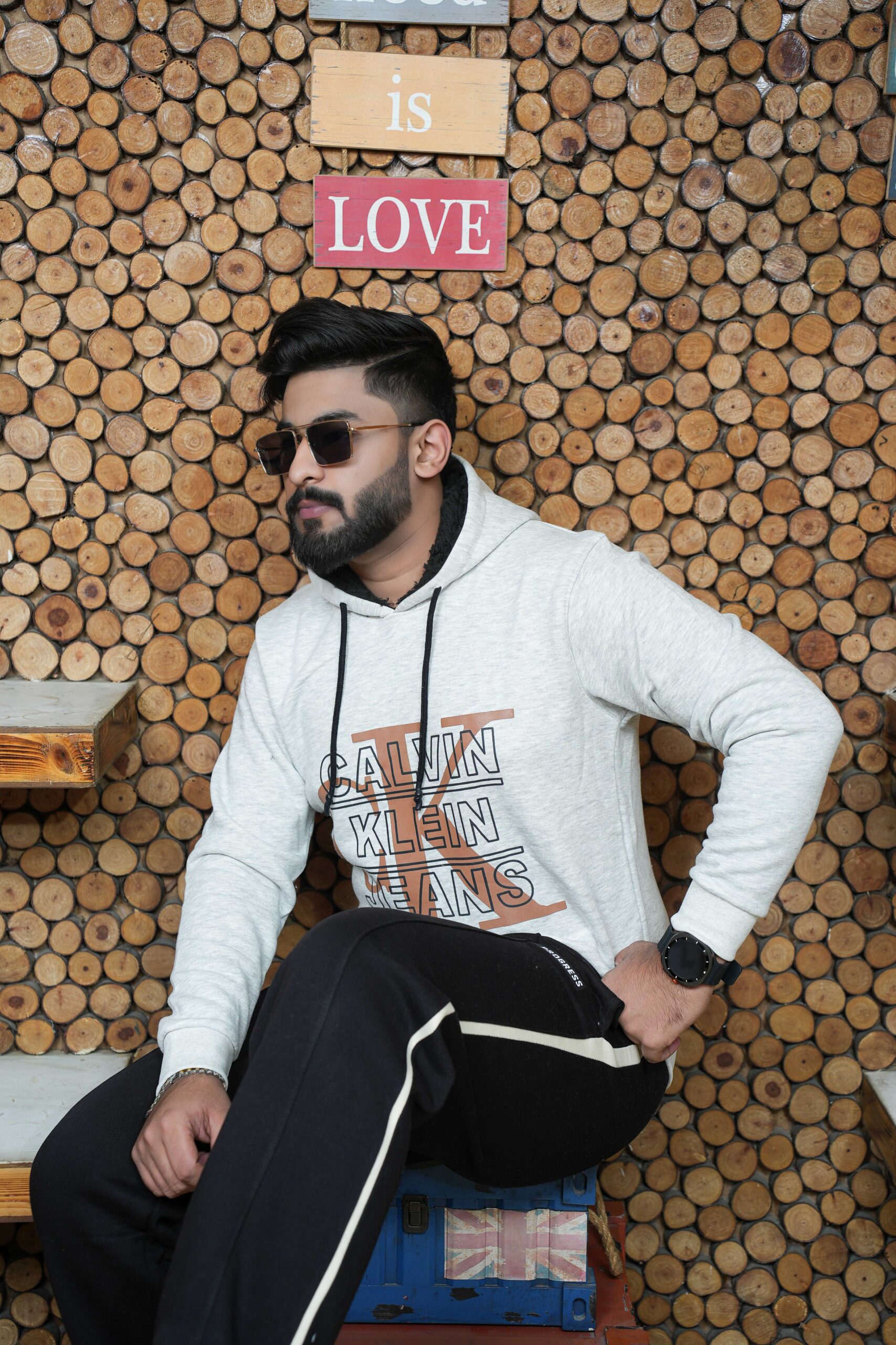 DSC08514_11zon Calvin Klein Hoodie - Image 3
